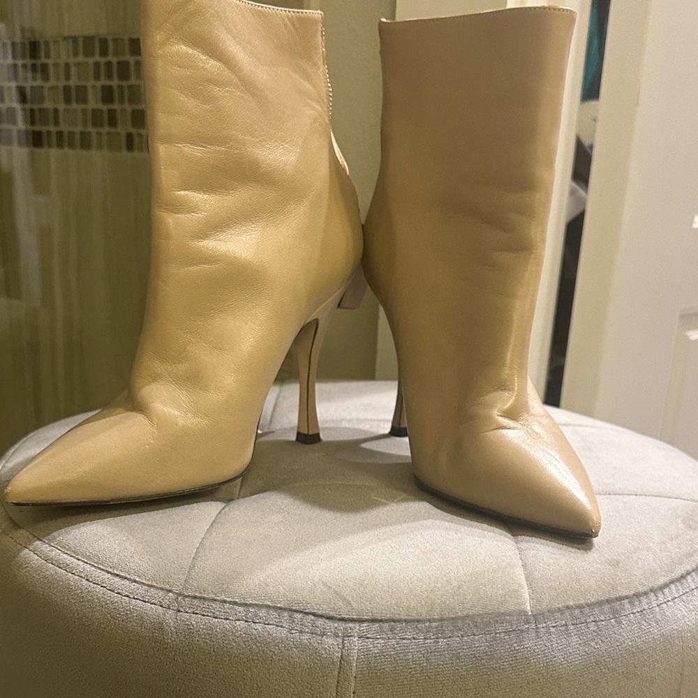 Stuart Weitzman Cream Heeled Boots